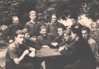 Milován Sándor rabtársaival a kiskorúak nevelő-javító intézetében, 1958–1959