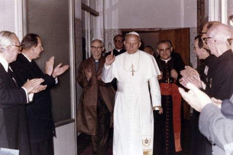 „Néhány magyarországi tapasztalat és következtetés II. János Pál pápa törekvéseinek érvényesüléséről a Vatikán politikájában”