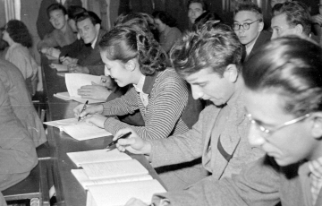 2020: „Összeforrni a dolgozó néppel” – A felsőoktatás helyzetének elemzése 1952-ből