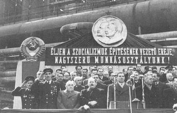 1950: Szovjet szakemberek a Sztálin Vasmű építésén